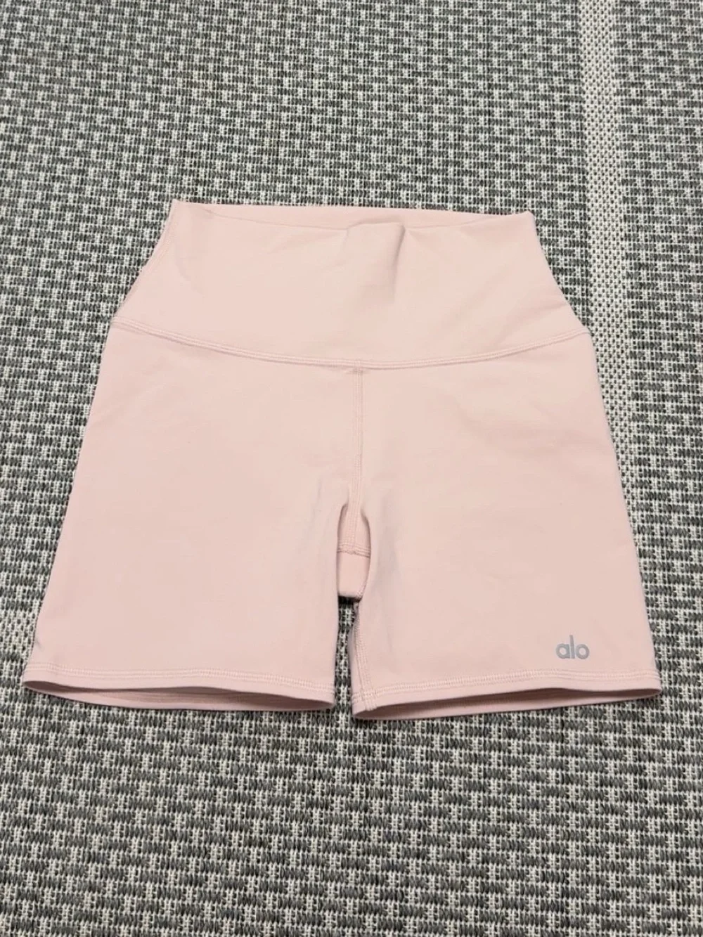 Alo Yoga 5” Airbrush High-Waist Biker Short in Pink Quarts